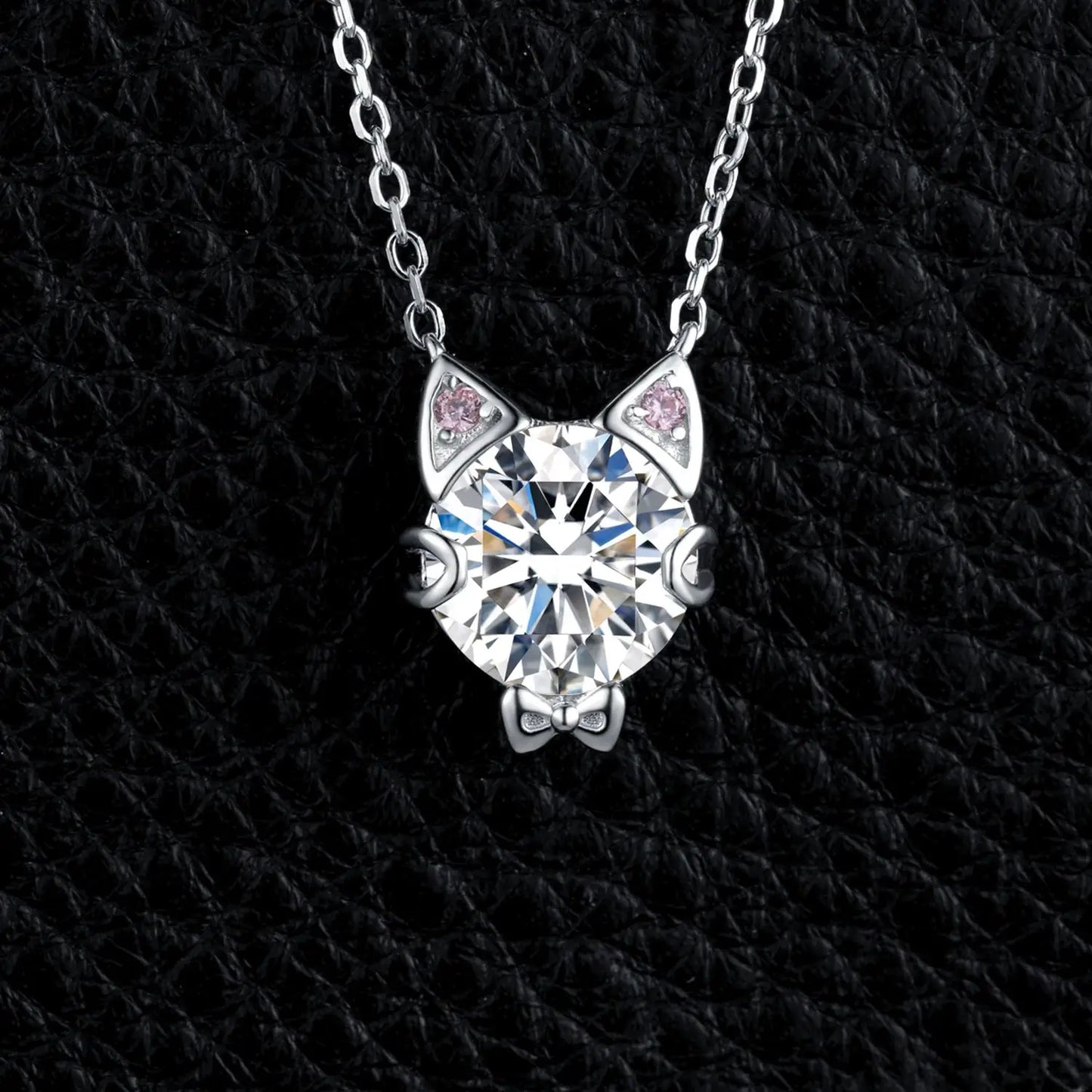 Amour Félin — Cat Gem Pendant