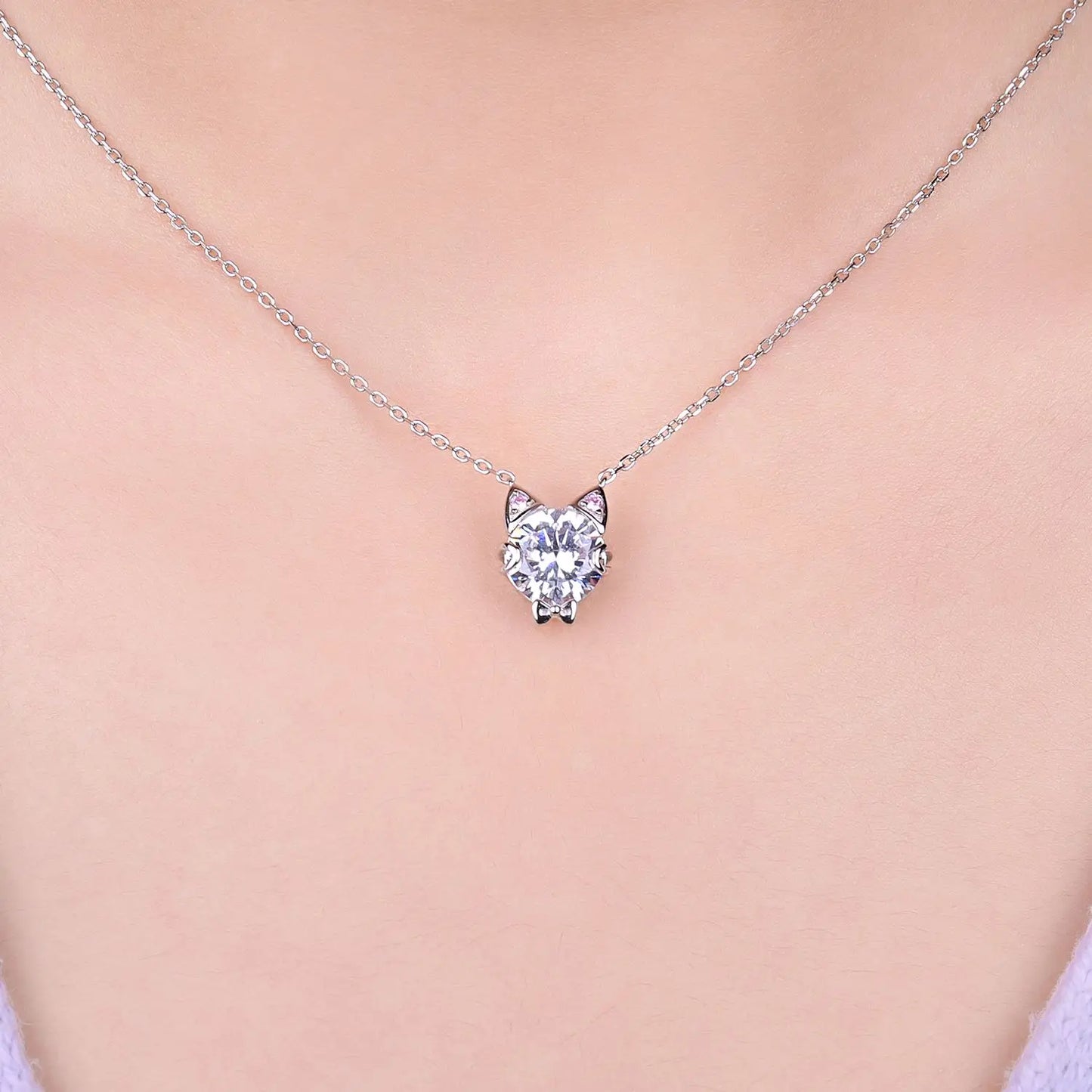 Amour Félin — Cat Gem Pendant