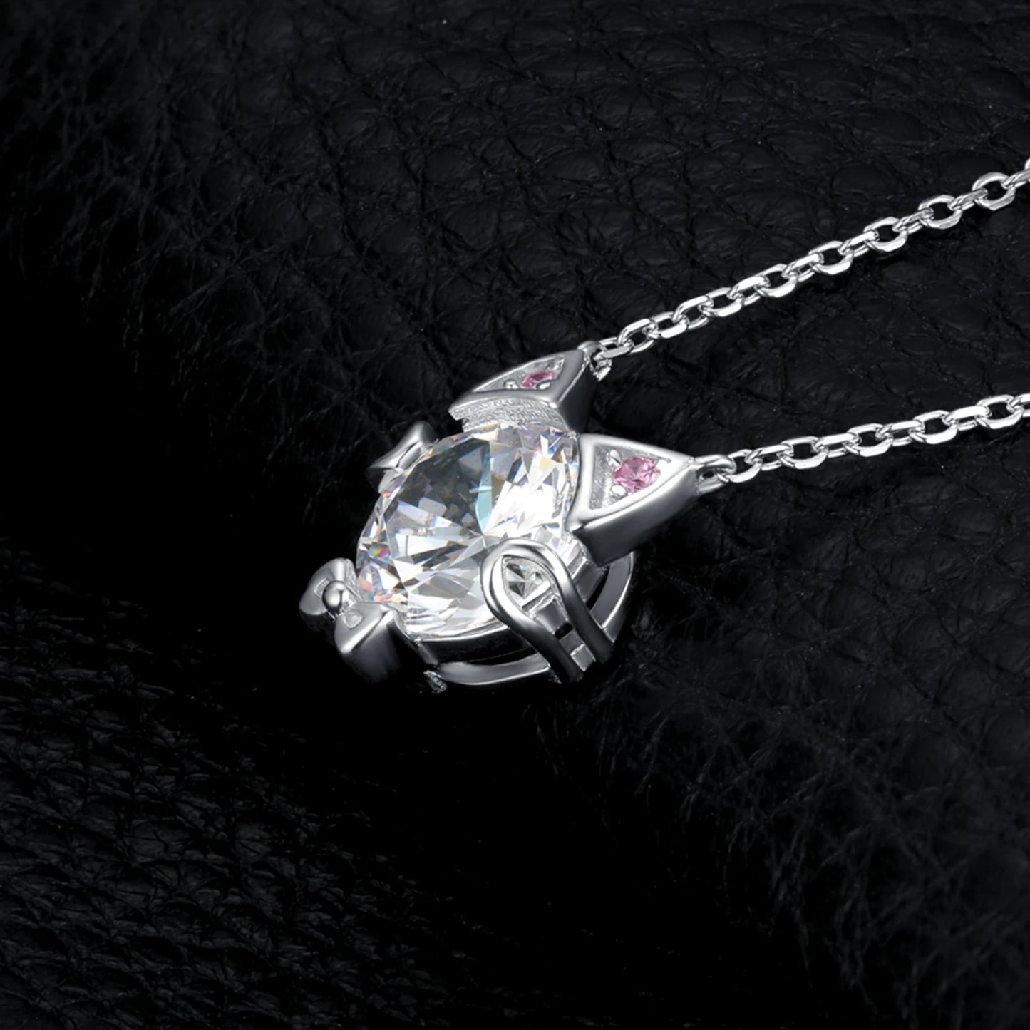 Amour Félin — Cat Gem Pendant